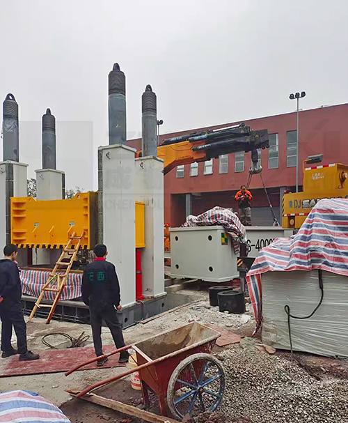 又一臺4000噸液壓機(jī)框架液壓機(jī)落戶重慶 又一臺4000噸液壓機(jī)框架液壓機(jī)落戶重慶